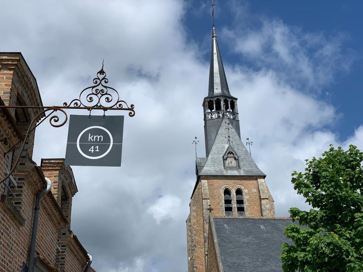 Km 41 Hotell Chaumont-sur-Tharonne Exteriör bild